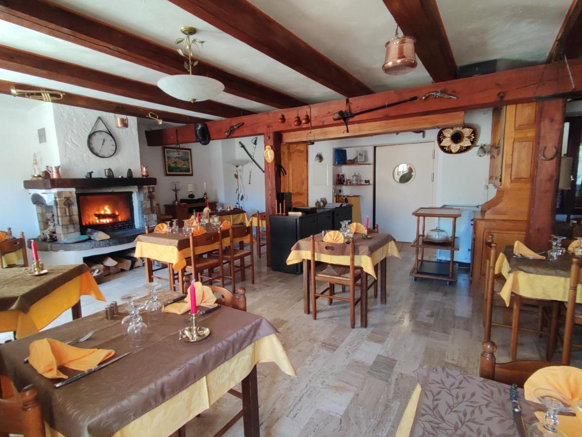 Auberge Lou Jas Soleilhas Esterno foto