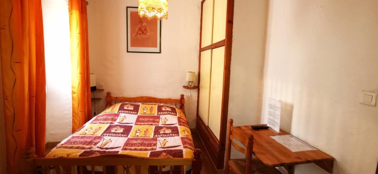 Auberge Lou Jas Soleilhas Esterno foto