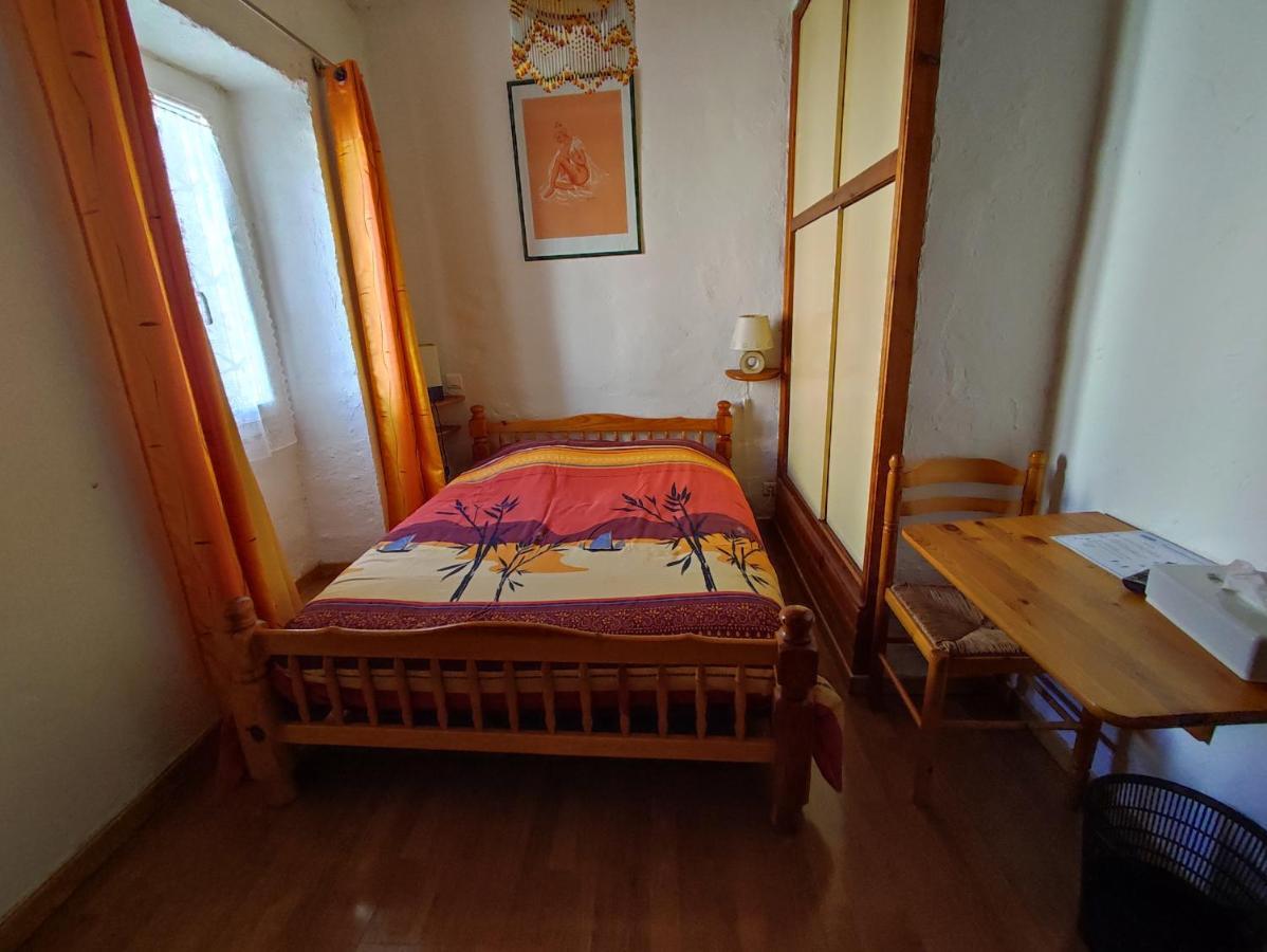 Auberge Lou Jas Soleilhas Esterno foto