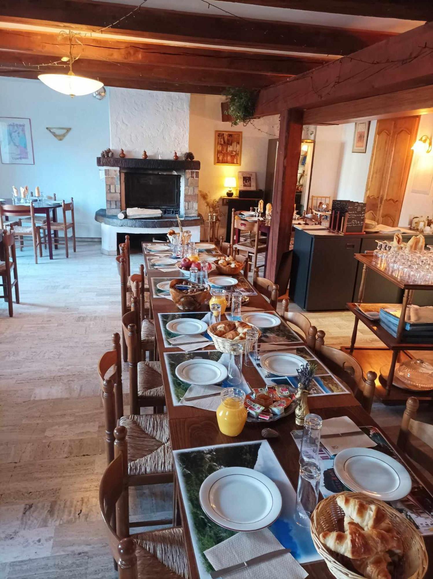 Auberge Lou Jas Soleilhas Esterno foto